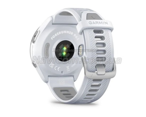 Смарт-часы Garmin Forerunner 965 с титановым безелем, белым корпусом и бело-серым силиконовым ремешком