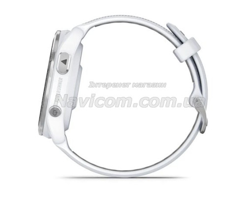 Смарт-часы Garmin Forerunner 965 с титановым безелем, белым корпусом и бело-серым силиконовым ремешком